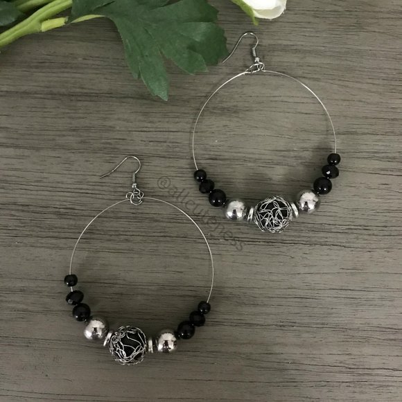 Jewelry - 🎀 Big Hoop Earrings